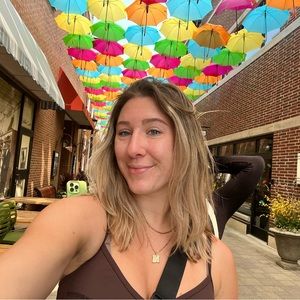 Meet your Posher, Kaleigh